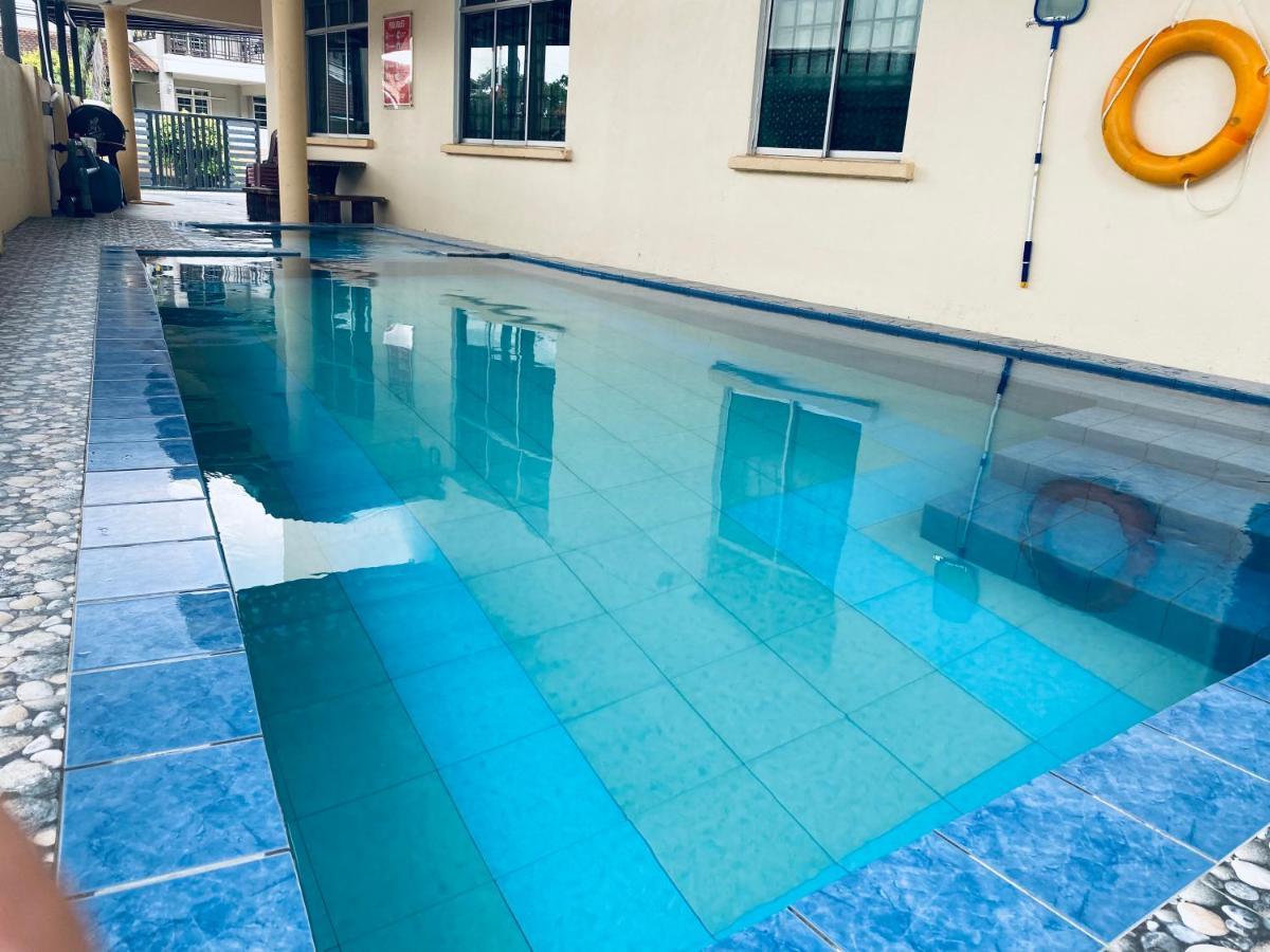 Casa Drezqi Homestay Melaka Private Pool ภายนอก รูปภาพ