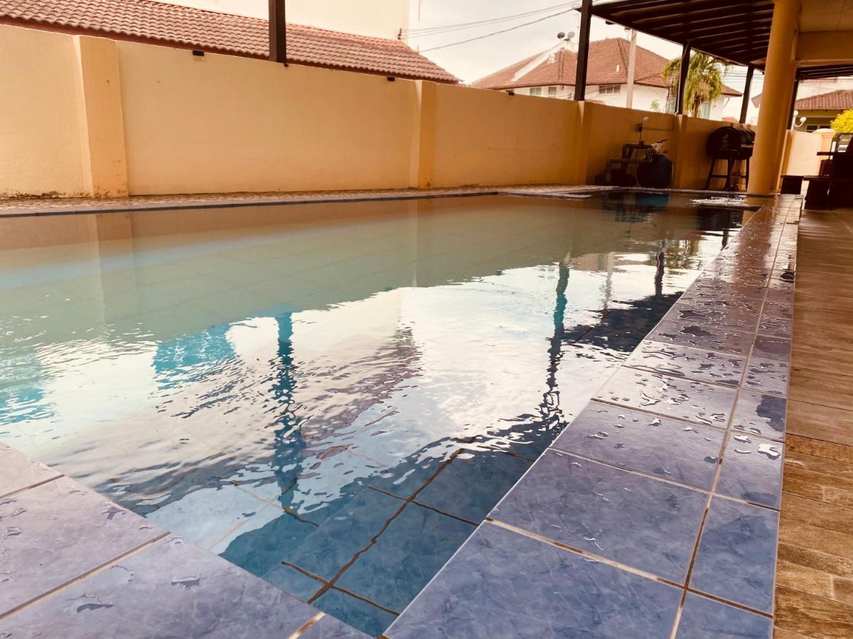 Casa Drezqi Homestay Melaka Private Pool ภายนอก รูปภาพ