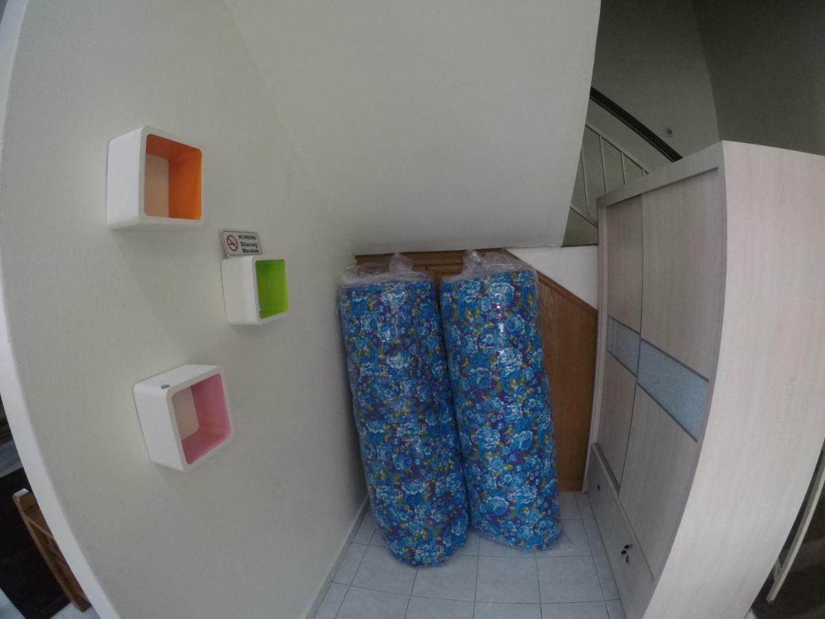 Casa Drezqi Homestay Melaka Private Pool ภายนอก รูปภาพ